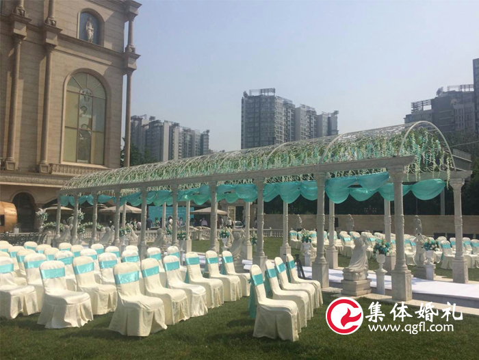 行宫国际草坪主题婚礼：场地布置实时播报