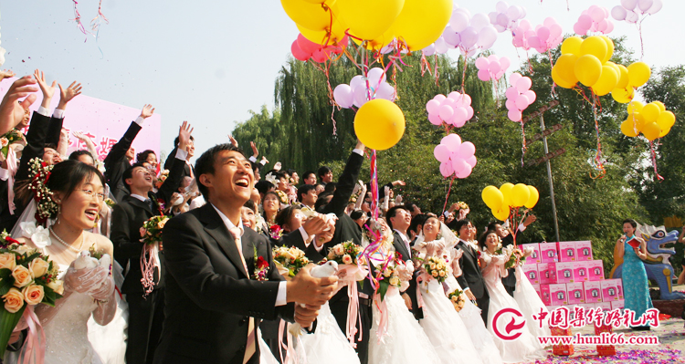 北京集体婚礼：“花之舞”主题集体婚礼